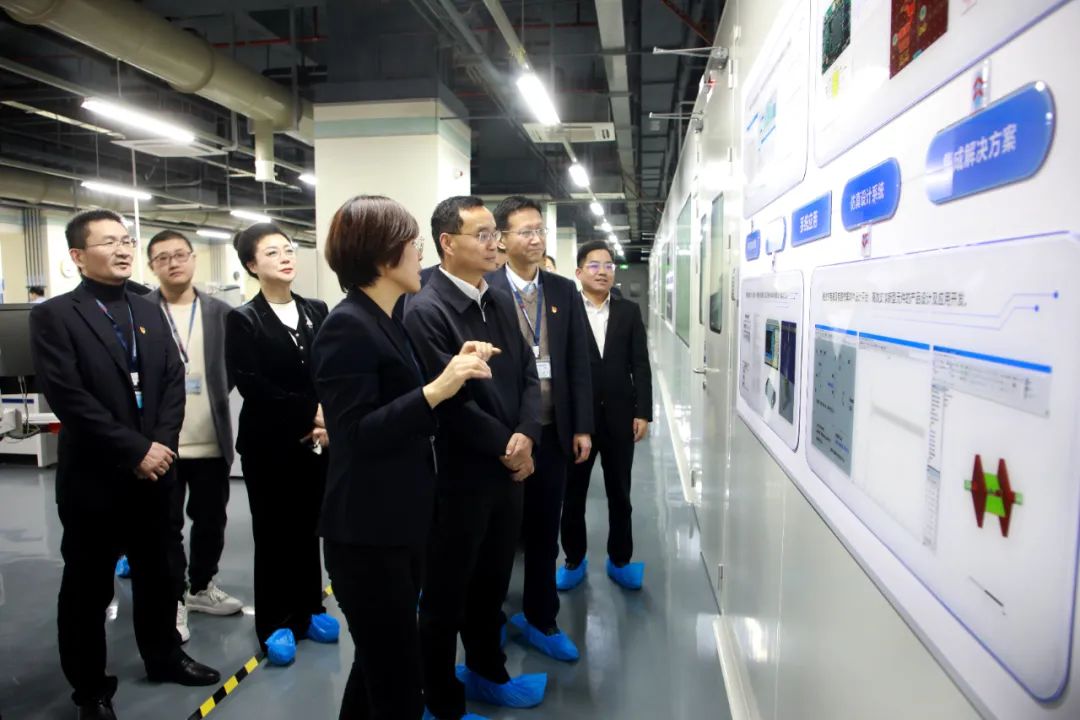 肇慶市委書記張愛軍到風華高科調研強調：將科技創新優勢轉化為產業發展勝勢