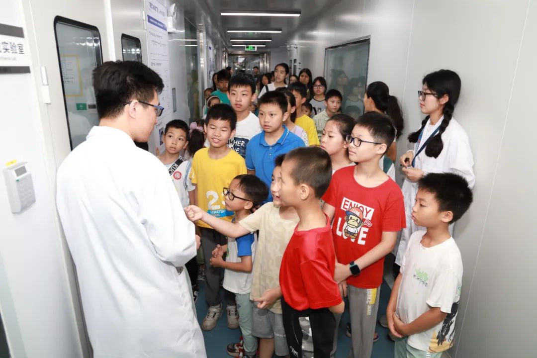 轉載||錨定“攀高計劃”目標，風華正茂啟新程——呂永鐘帶隊到風華高科調研