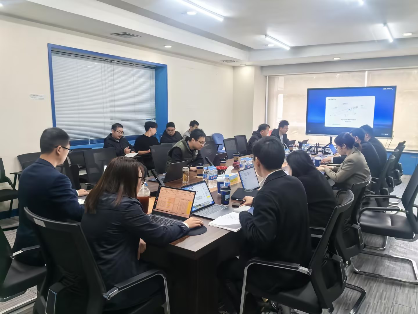 实干开新局|风华高科市场营销中心聚焦P8新兴市场开拓，擂响“奋进鼓”