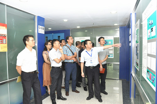 國星光電來訪風華參觀交流