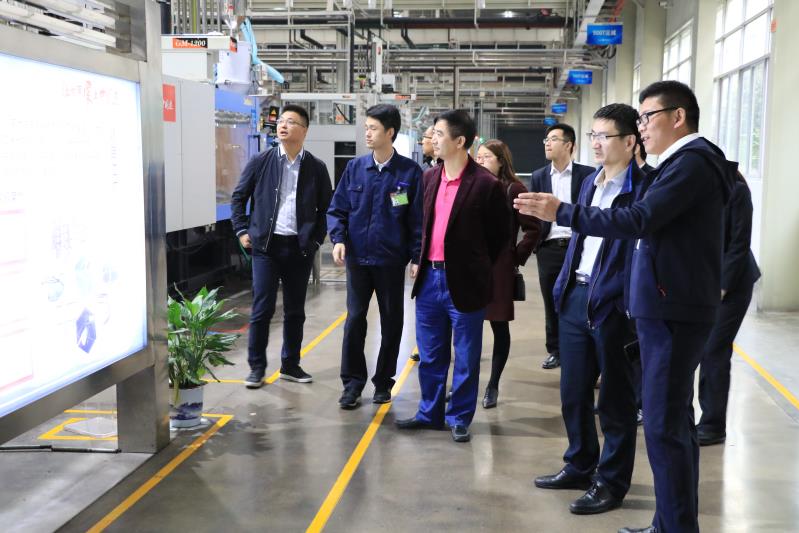 王廣軍董事長帶隊拜訪長沙格力工業園